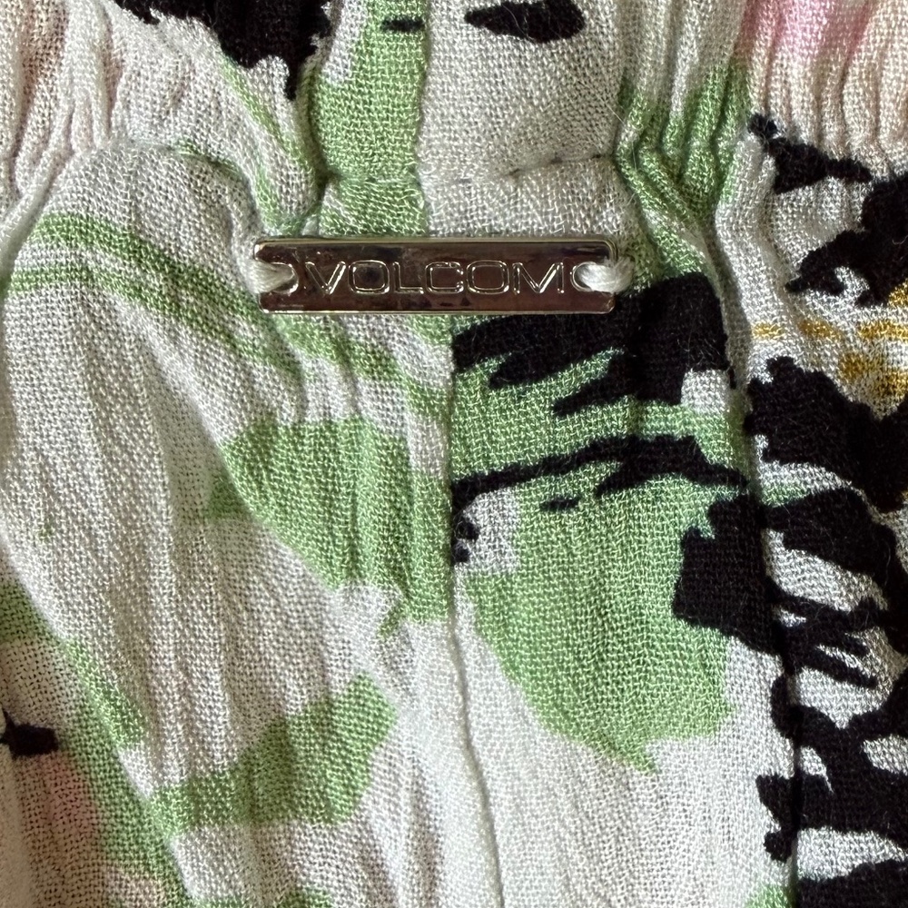 Volcom Some Thyme Shorts - Picture 4 of 10